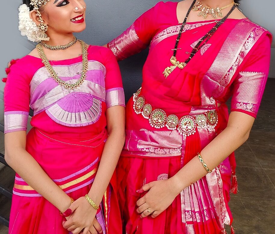 കുച്ചിപ്പിടിയിൽ ചേച്ചി …ഭരതനാട്യത്തിൽ അനിയത്തി