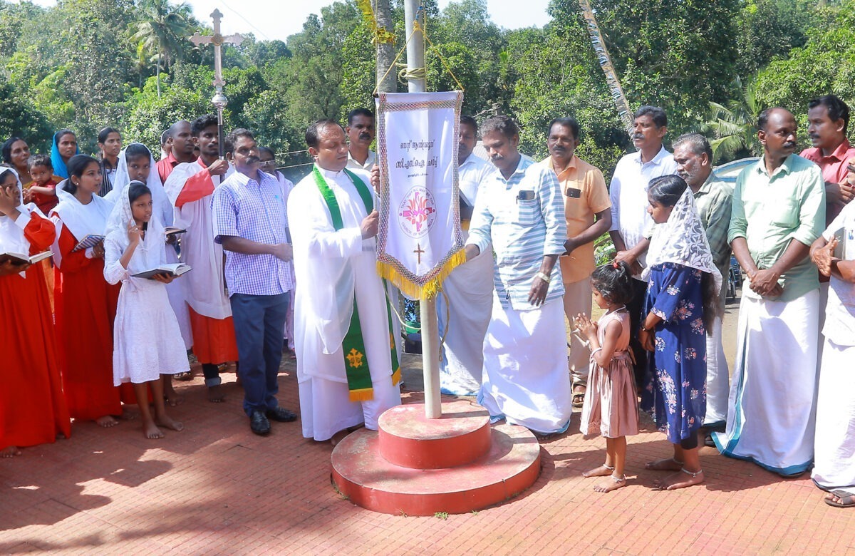 ഇടപ്പള്ളിച്ചിറ പള്ളിയിൽ ആദ്യ ഫലപെരുന്നാൾ കൊടിയേറി