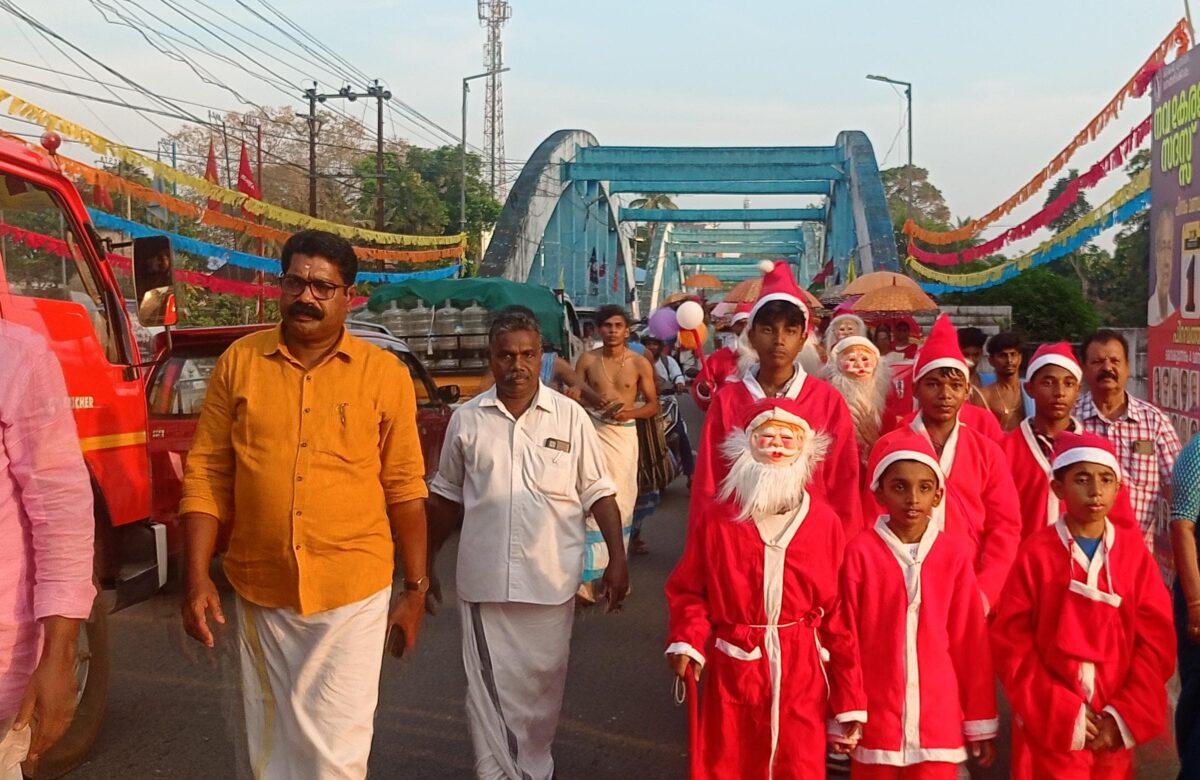 നവ കേരള സദസ്സ് – പിറവത്ത് വിളംബര ഘോഷയാത്ര നടത്തി