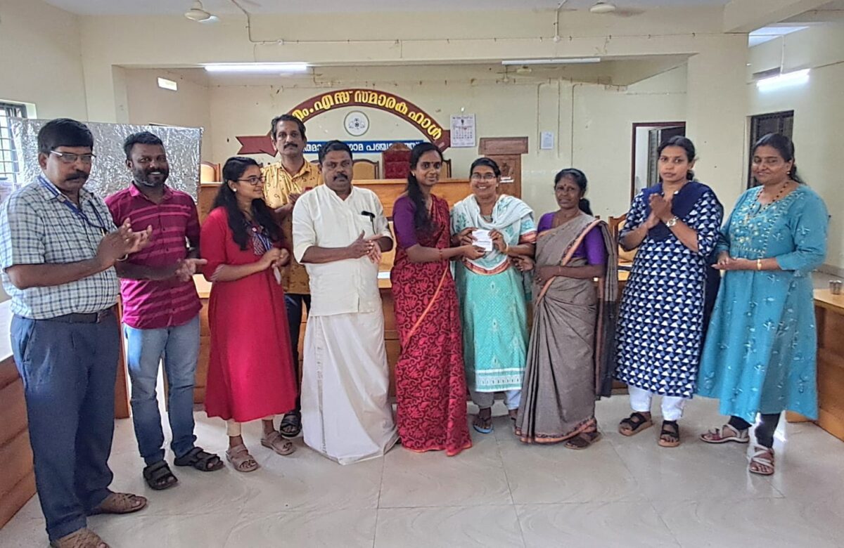 പഞ്ചായത്തിലെ ഹരിതകർമ്മ സേനാംഗങ്ങൾക്കുള്ള ഇൻഷുറൻസ് കാർഡ് വിതരണം ചെയ്തു.