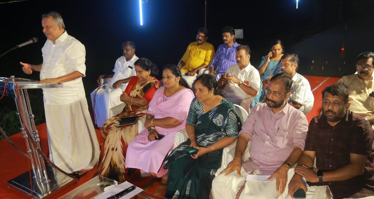 കേരളപ്പിറവിദിനം ആഘോഷമാക്കി പിറവം നഗരസഭ