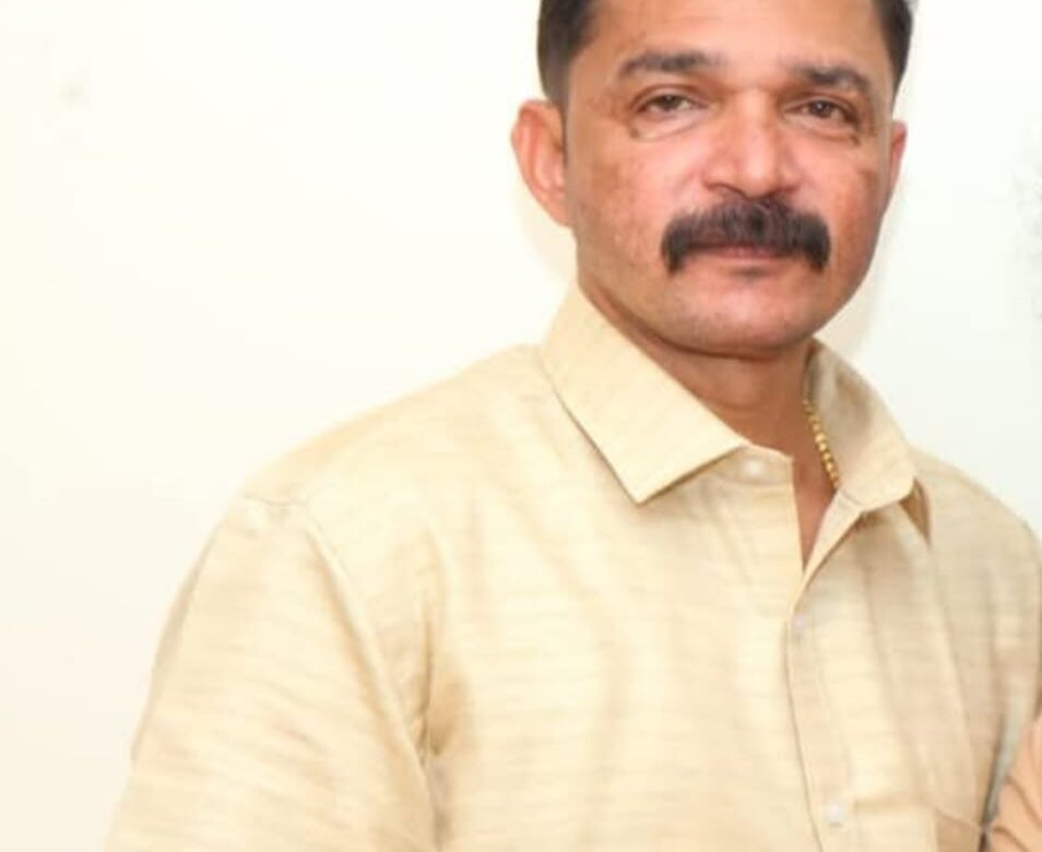 പിറവത്ത് പൊലീസുകാരനെ മരിച്ച നിലയിൽ കണ്ടെത്തി.