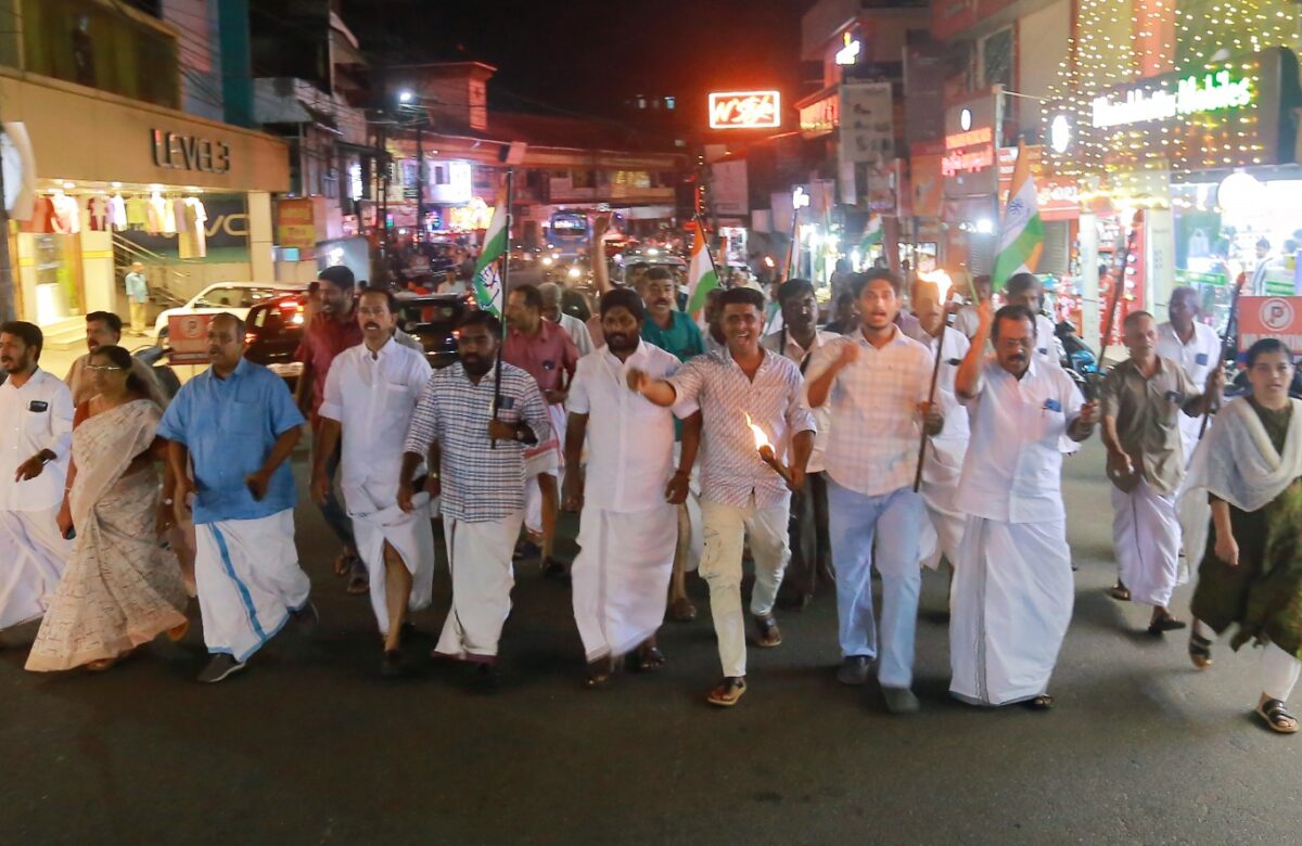 വൈദ്യുതി ചാർജ് വർദ്ധനവ് – വിവിധ സംഘടനകൾ പ്രതിഷേധിച്ചു.                                          