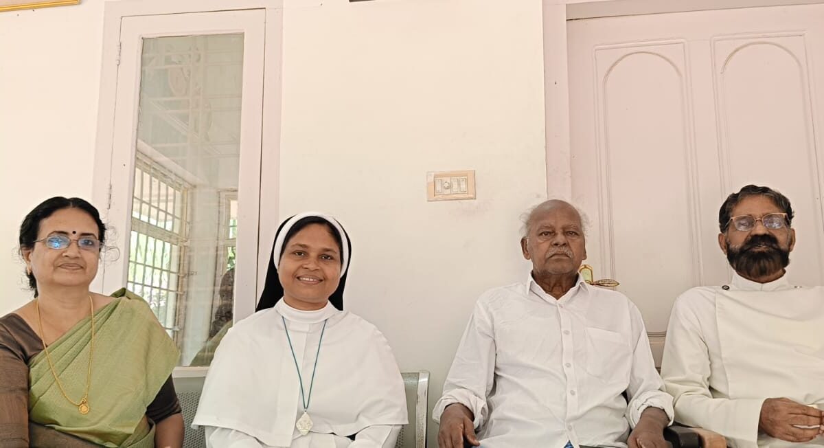 എം ടി: കാലത്തിനു മുമ്പേ നടന്ന അതുല്യപ്രതിഭ- പെരുമ്പടവം ശ്രീധരൻ.          