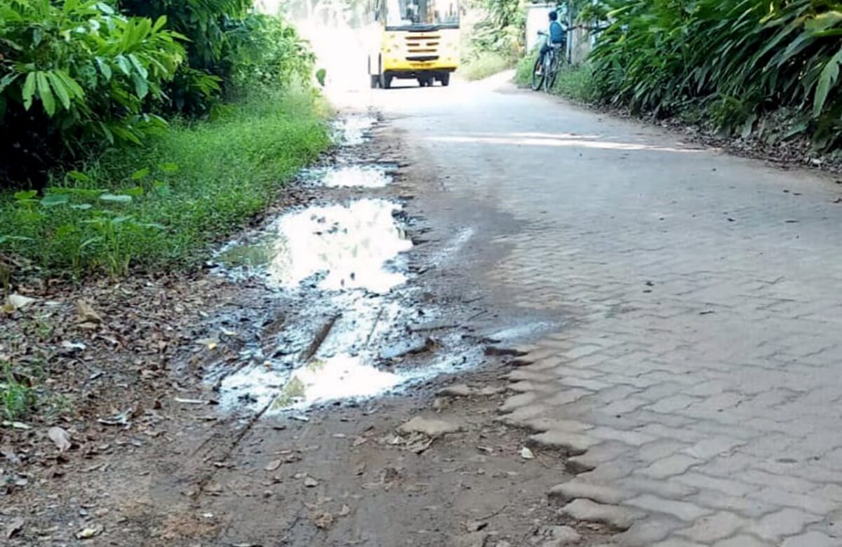 രാമമംഗലം പെരുവംമൂഴി റോഡ്‌ താറുമാറായി – യാത്രാ ദുരിതം രൂക്ഷം.