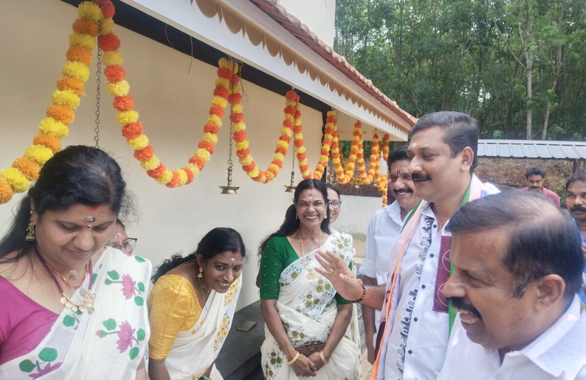 കക്കാട്ടിലും, രാമമംഗലത്തും ക്ഷേത്രങ്ങൾ സന്ദർശിച്ചു എൻ.ഡി.എ. സ്ഥാനാർഥി      