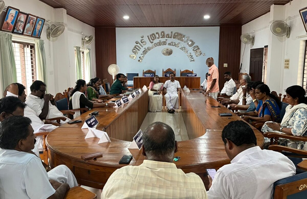 മണീടിലെ അനധികൃത മണ്ണെടുപ്പ് തടയാൻ കർശന നടപടിയുമായി പഞ്ചായത്ത്‌ ഭരണ സമിതിയും സർവ്വ കക്ഷിയോഗവും