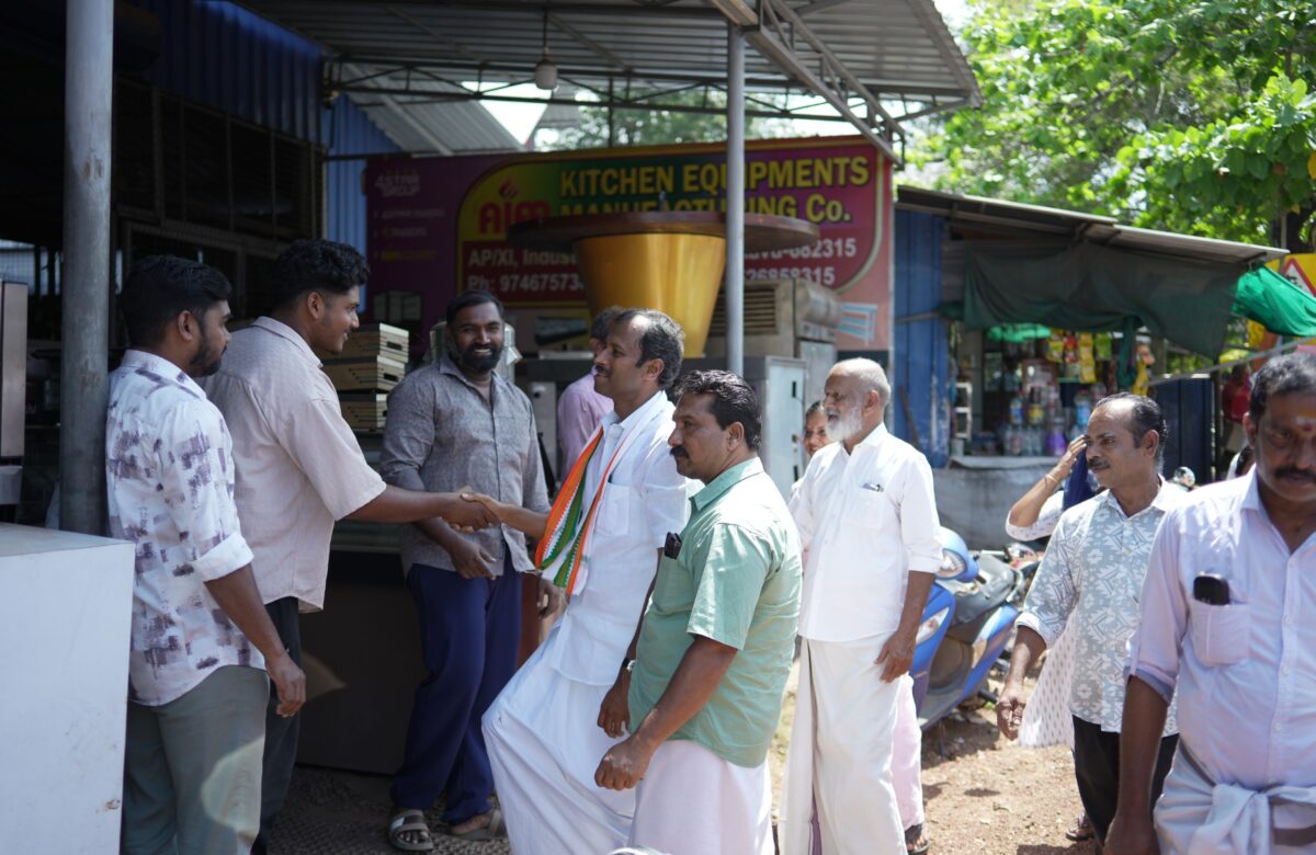 അരയങ്കാവ് മേഖലയിൽ പര്യടനം നടത്തി യു.ഡി.എഫ് സ്ഥാനാർത്ഥി അഡ്വ. അനൂപ് ജേക്കബ്